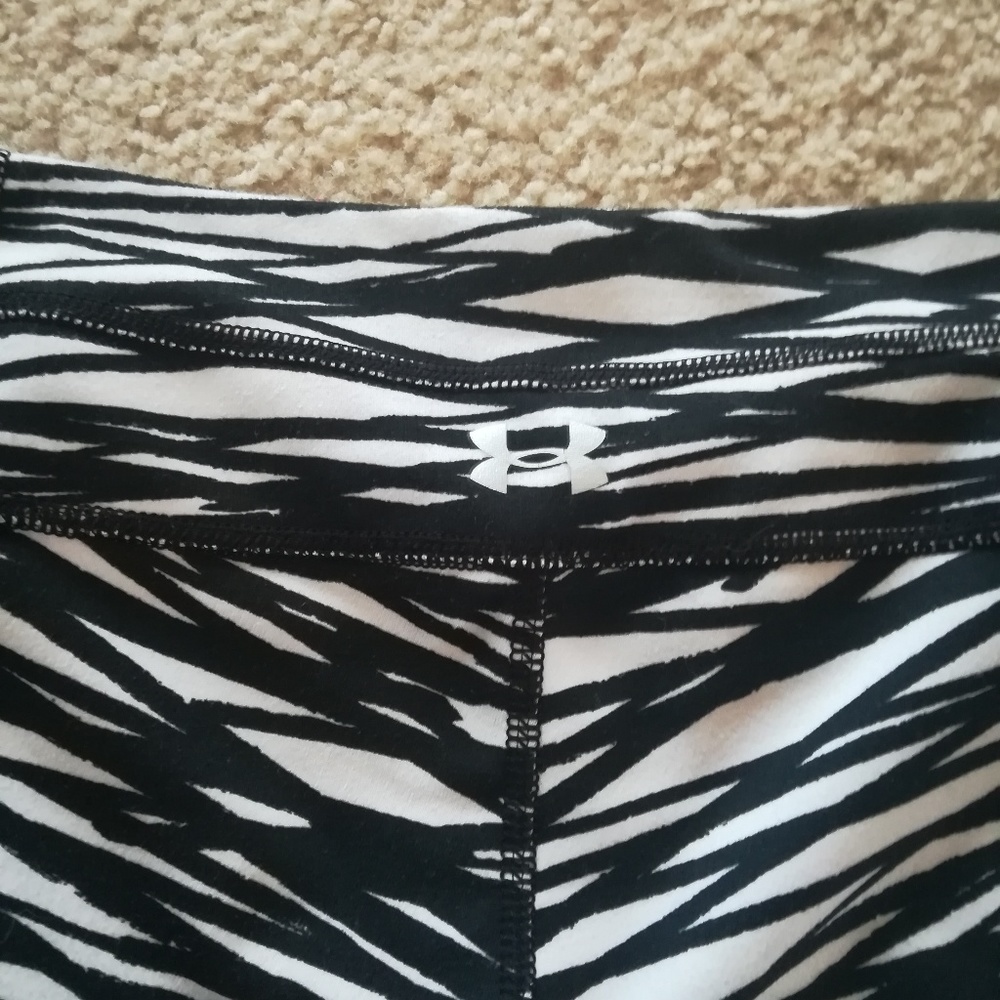 Under Armour crops - Picture 3 of 3